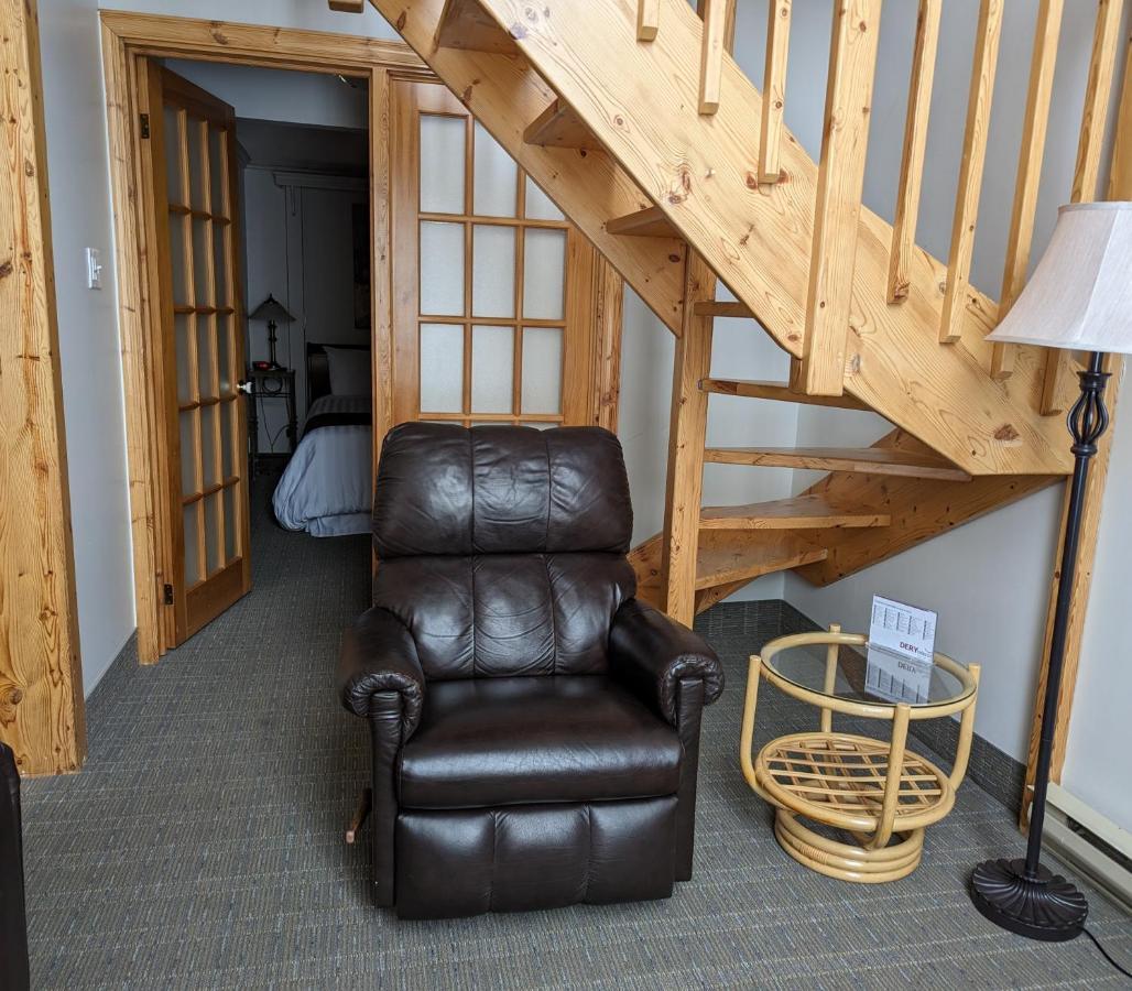 Auberge Des 21 La Baie Esterno foto